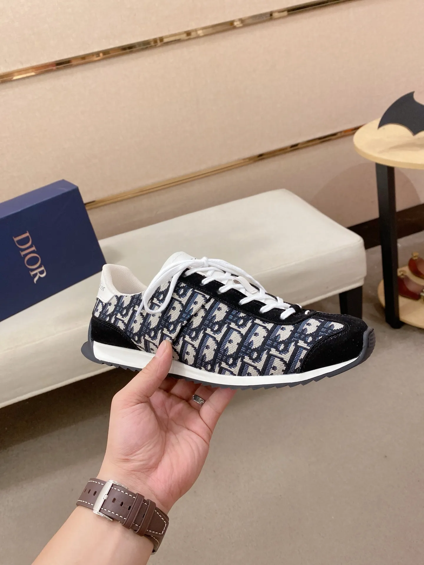 Men's shoes💰: 440💰Couple style💏 [Dior·Dior] New casual sports style men's shoes, new spring and summer design, perfect workmanship, lace-up lazy style to create wardrobe quality, upper: imported first-layer cowhide, mesh breathable lining soft and comfortable, ultra-light TPU wear-resistant outsole, simple, versatile fashion men's shoes, excellent color code number 35--44. (45,46 customized items are not returnable or exchangeable)